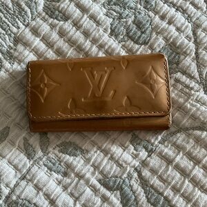 Louis Vuitton Vernis Leather Monogram Key Holder